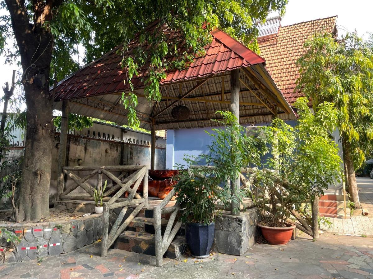 Song Tra Hotel Thu Dau Mot Exterior photo